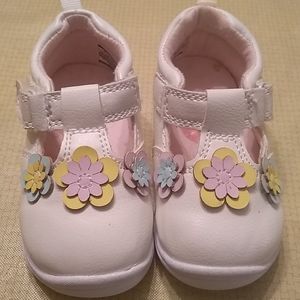 Baby girls shoes size 4